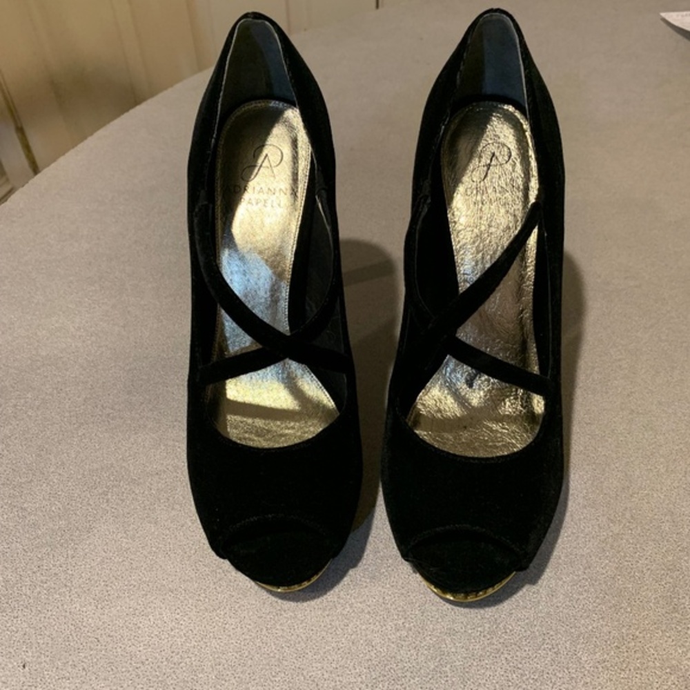 NWOB Adrianna Papell Black Velvet Leather Platform Pumps sz 8.5 M